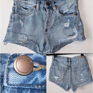 Short, ripped light denim shorts size 0